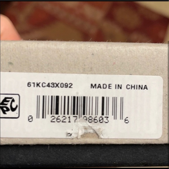 NWT Kenneth Cole Reaction cuff links - Picture 2 of 3